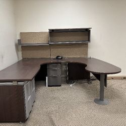 PREMIUM U-SHAPED EXECUTIVE DESK WORKSTATION WITH OVERHEAD STORAGE AND PEDESTALS