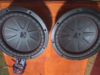 2 Kicker Comp R 10" subs