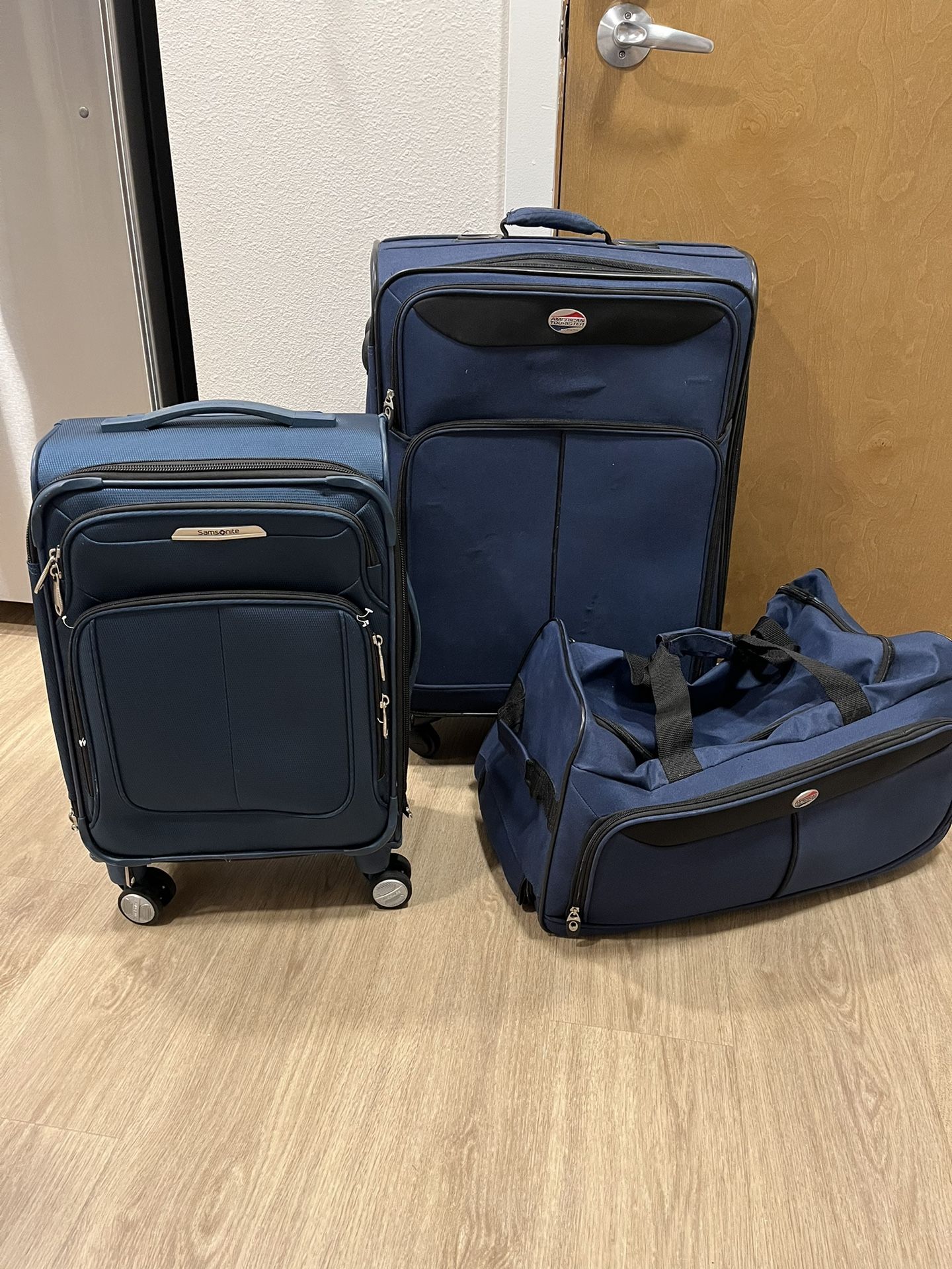 Luggage - set of 3 (2 American Tourister + 1 Samsonsite)