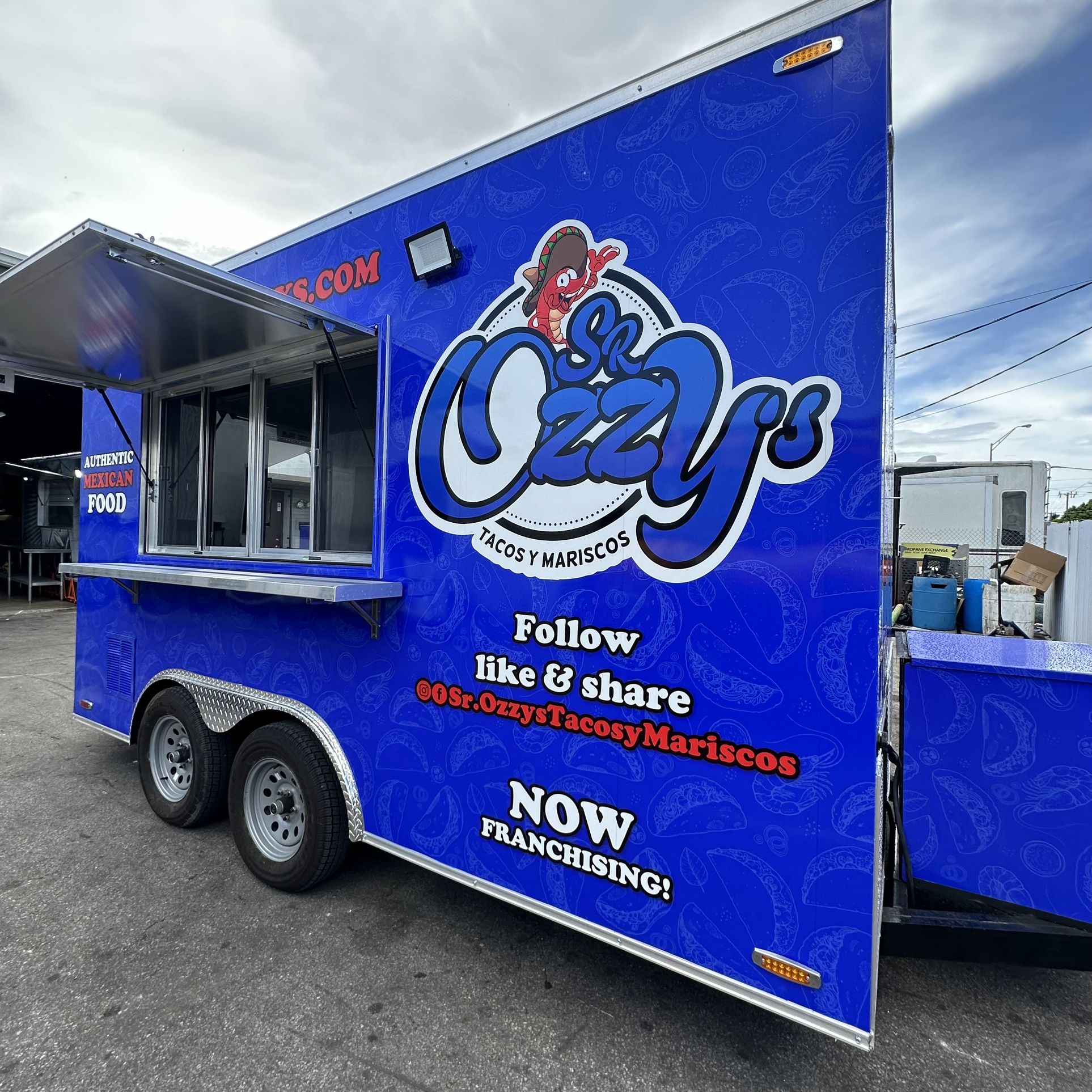 Food Trailer / Traila Remolque De Comida - www.joarbit.com display picture 1