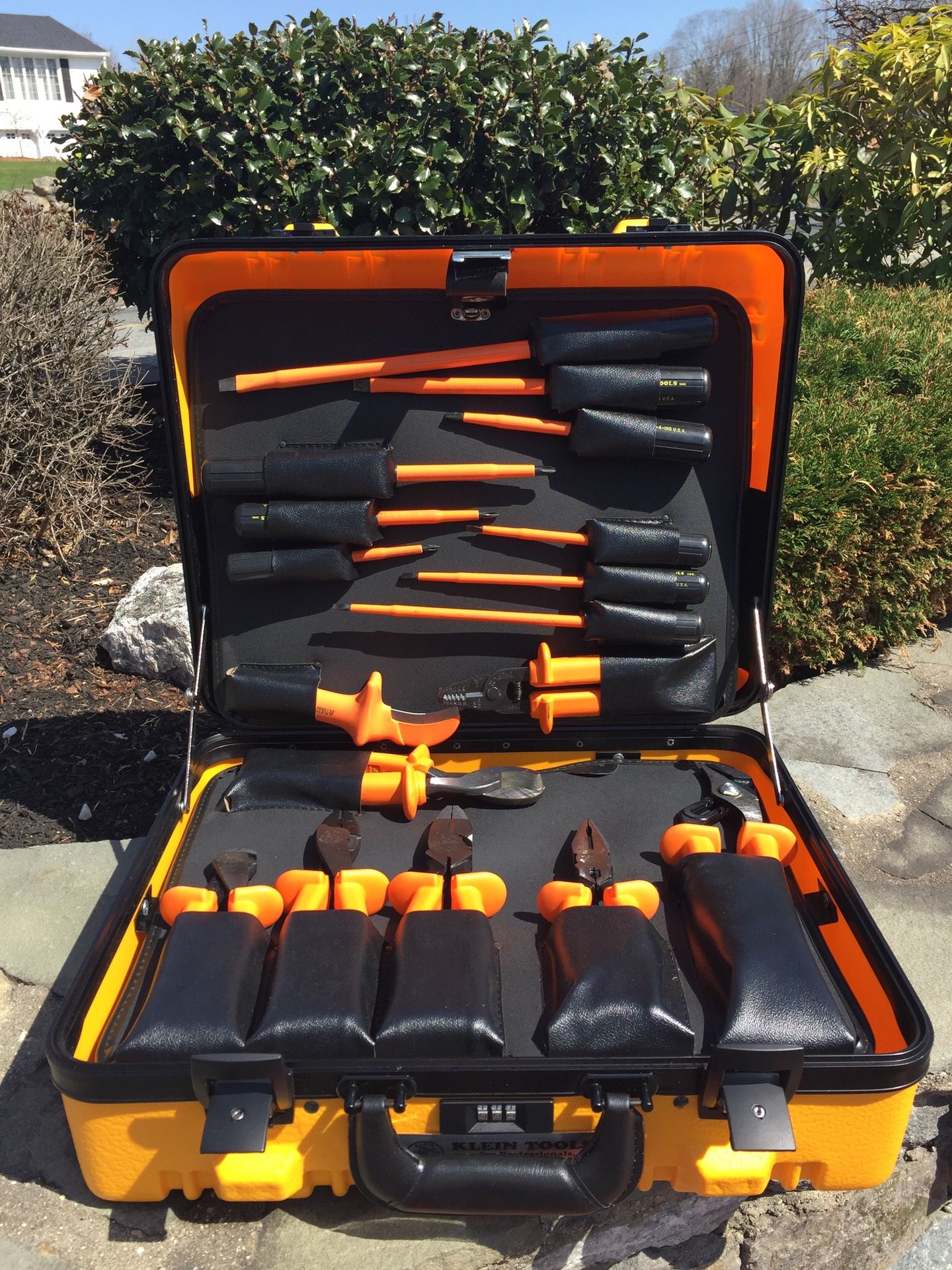 KLEIN TOOLS 22-PC Insulated Tool Kit