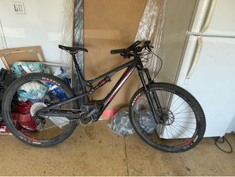 Rocky Mountain Full Suspension Mountain Bike