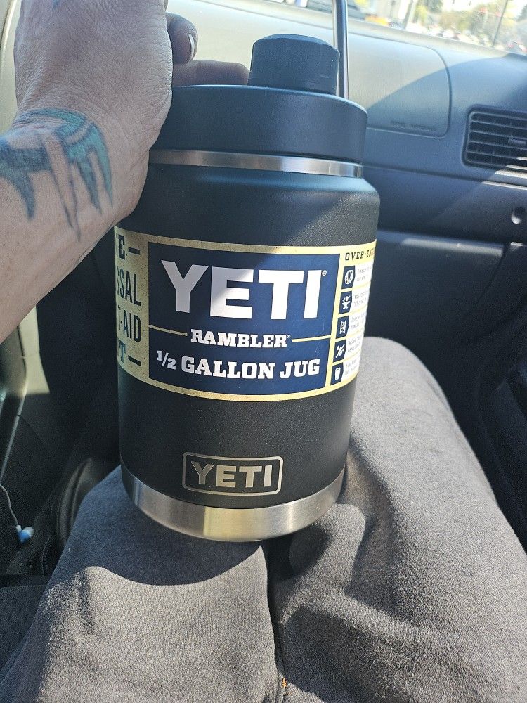 1/2 Gallon Rambler Cooler And 2 36oz Rambler Tumblers YETI