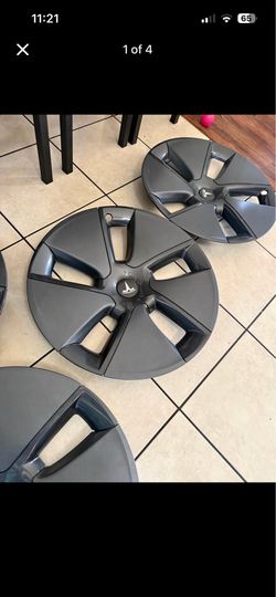 Tesla Model 3 18" Aero Wheel Covers