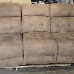 Recliner Couch With Outlets 