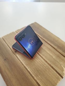 Motorola - razr+ 6.9" 2024 256GB (Unlocked) Hot Pink Premium Pre-owned