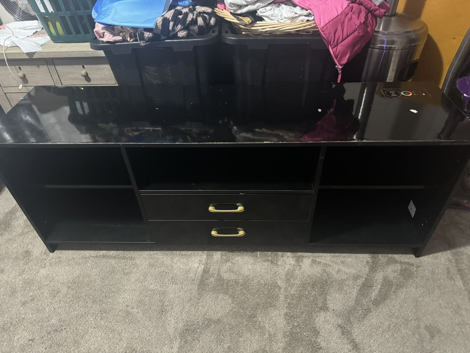 LED +charging Station