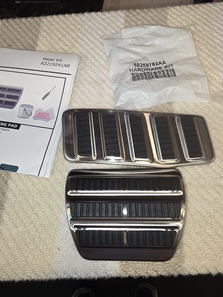 Brand NEW MOPAR FSD ACCELERATOR / Brake PEDAL KIT JEEP Dodge Chrysler BNIB NEVER USED