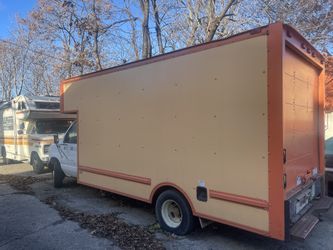 Box Truck /15” Foot/Top Storage/Aluminum Ramp/Low-Miles/Run Great/$5,000
