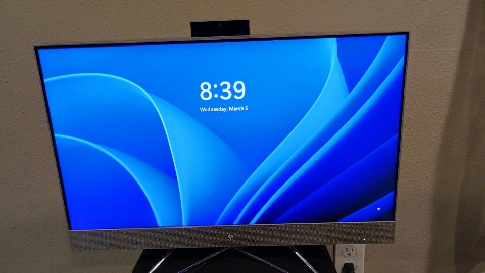 HP Desktop All In One 27, Like New