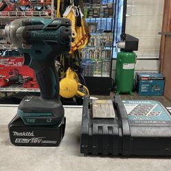 Makita 18V 1/2” Cordless Impact Wrench Driver W/ Charger & Battery