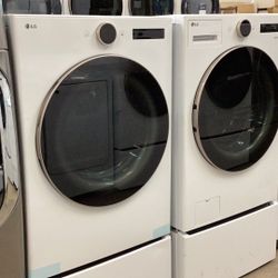 LG Washer And Dryer Set Front Load New Scratch And Dent 