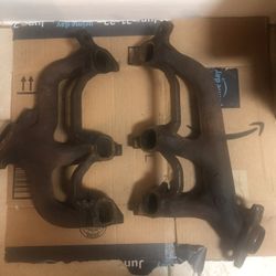 Exhaust Manifold Jeep Cherokee   $40