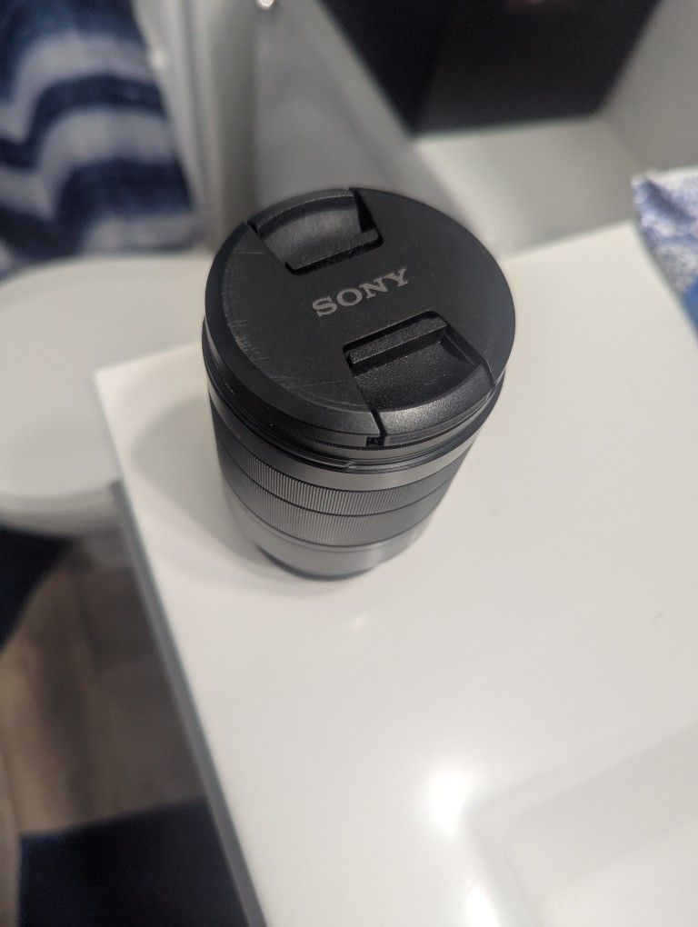 Sony ZEISS LENS FE 24-70mm f/4 ZA OSS Lens