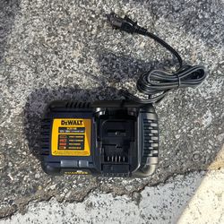 Delwalt Charger