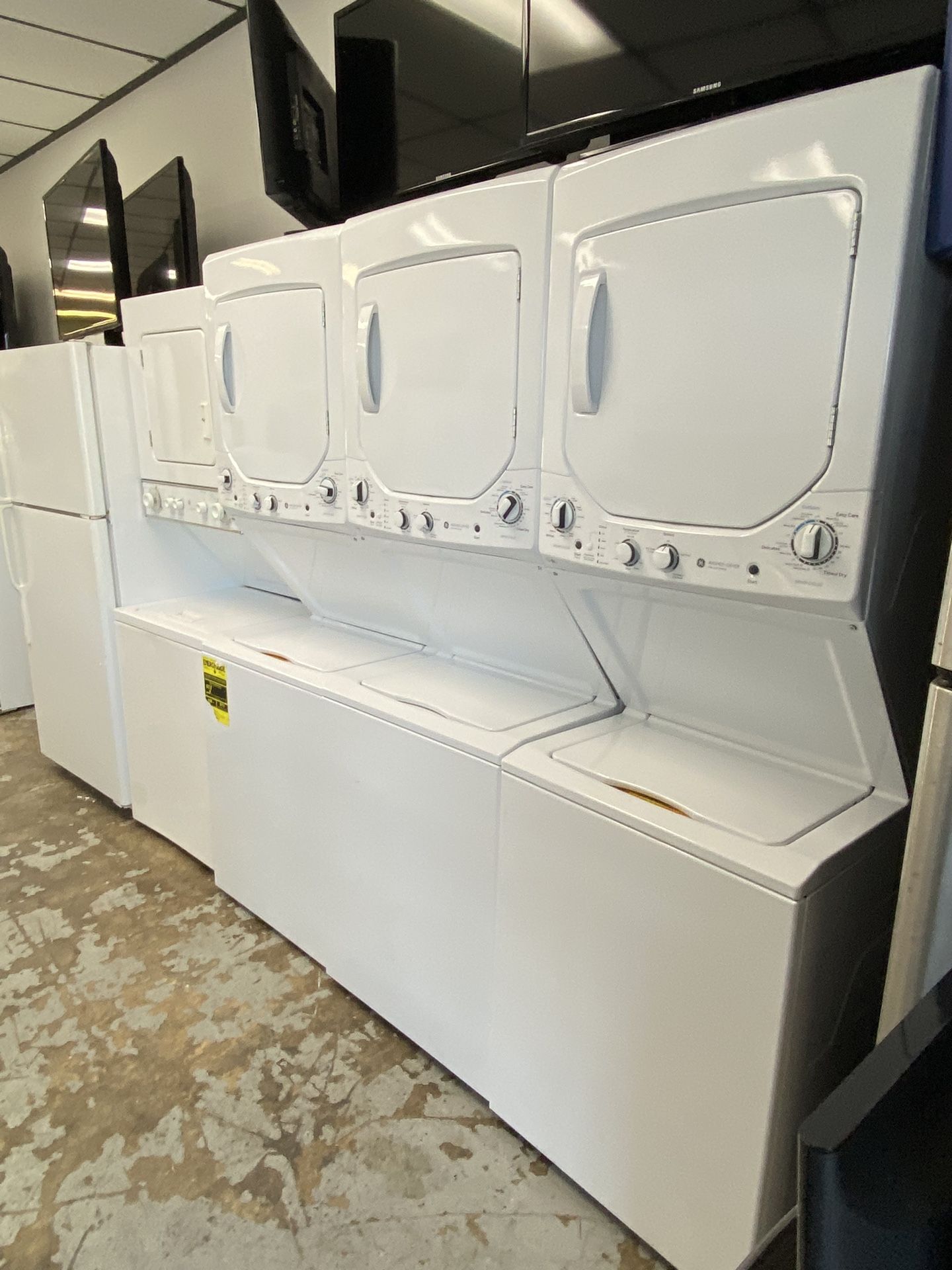 24” Laundry Center