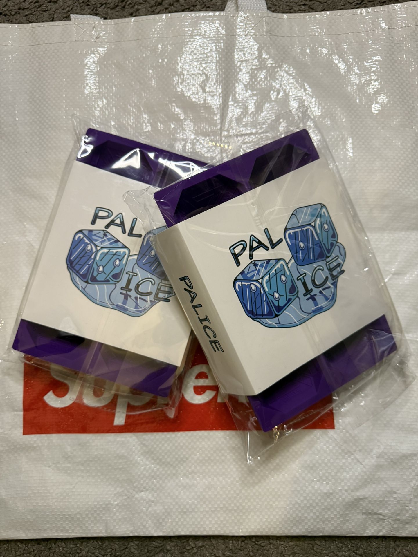 PALACE TRI FERG ICE CUBE TRAY PURPLE SILICONE AUTUMN 2025