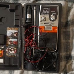 Vintage GE Full Power 40 Channel 2 Way Citizen's Band Radio.