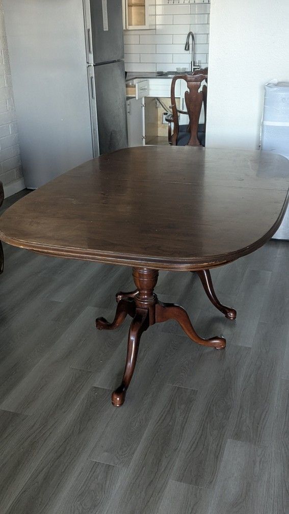 Expandable Dining Table