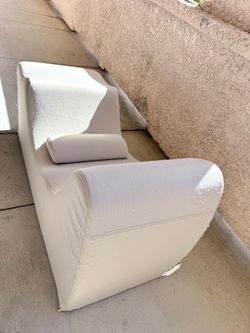 Modern White Chaise Lounge / Indoor Outdoor Lounge Chair