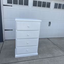 Solid Wood White Dresser- Rancho/Upland 