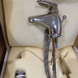 Single Lever Bathroom Faucet Single Hole Complete High PolishedCrome