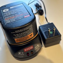 RYOBI charger & battery 12 V.