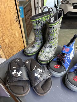 Size 2 youth boys shoes
