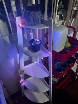 Shelves for light weight plants