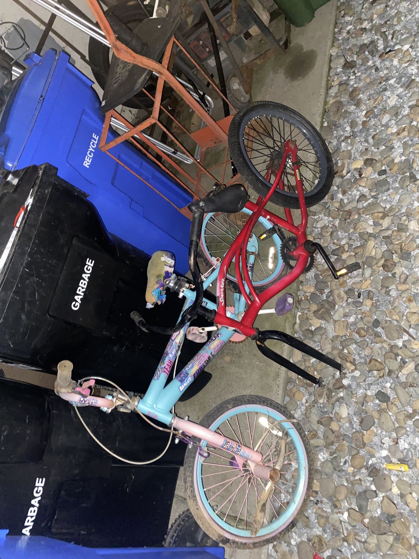 Free Front Yard , Garbage will be picking it up tomorrow come and get it free