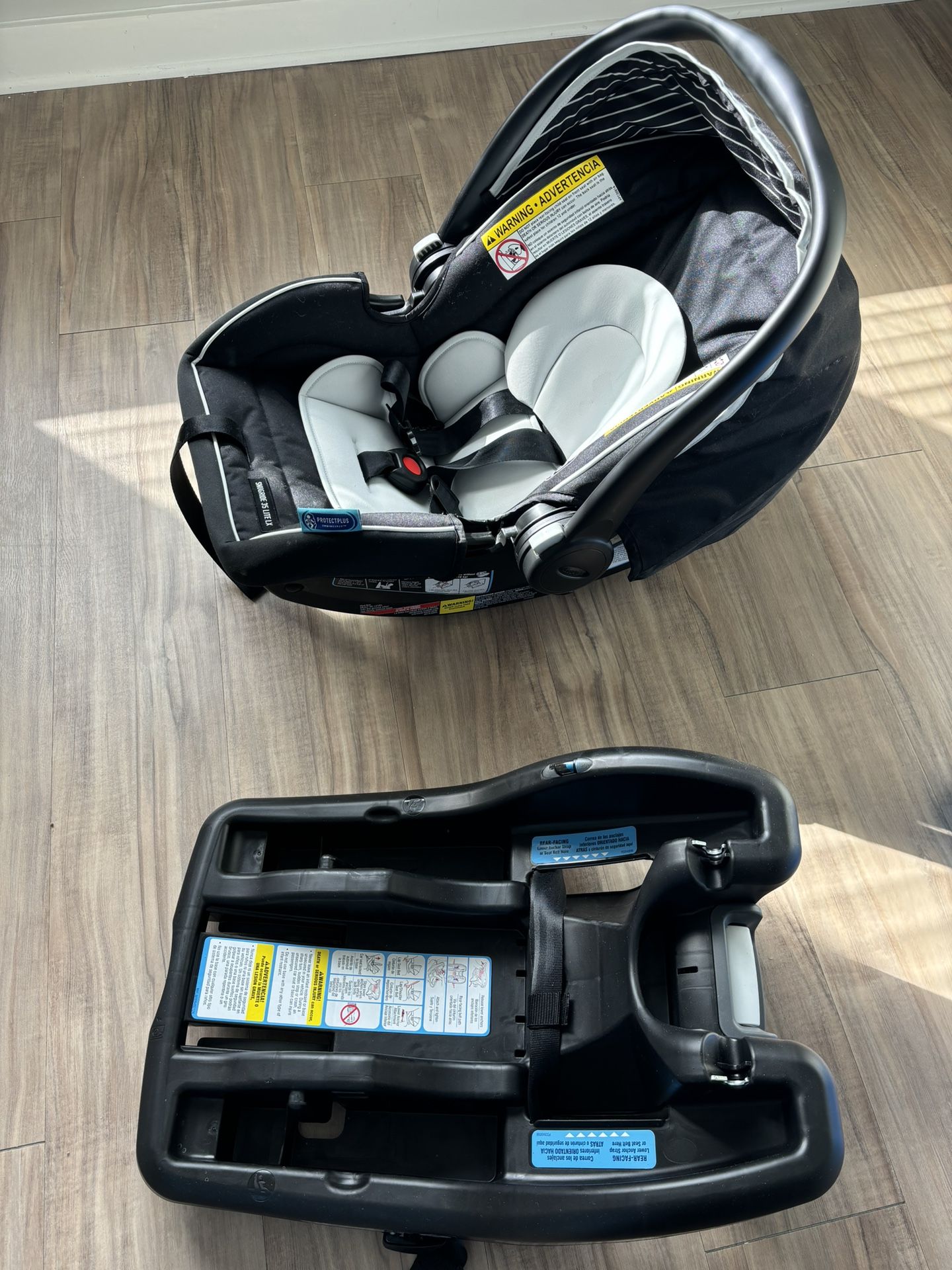 Graco Car seat With Base (Snug ride )