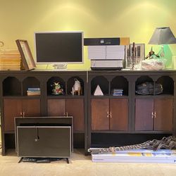 2 Sets shelves cabinets