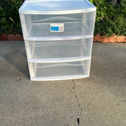 3-dtawer Sterilite Storage Unit