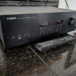 Yamaha R-S202 Bluetooth Stereo Receiver 