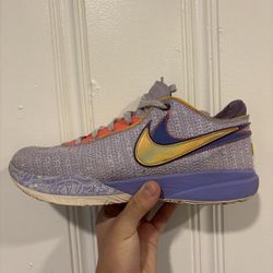 Nike LeBron 20 Violet Frost Size 11