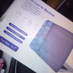 BRAND NEW PROTECTIVE COVER FOR MAC BOOK SIZE 13.3 Comes With SCREEN PROTECTOR AN KEYBOARD COVER THIS IS SKY BLUE COLOR NO FLAWS NEVER USED SEE PICS