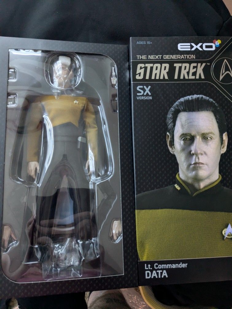 Exo6 1/6 Figure Star Trek Commander Data Figure