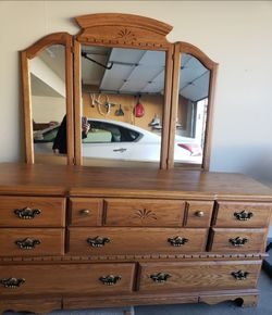 Dresser with Trifold Mirror