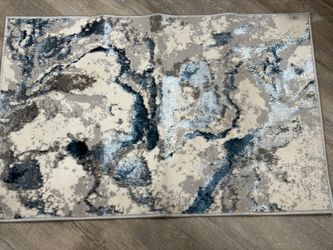 NEW! 2’x3’ Area Rug