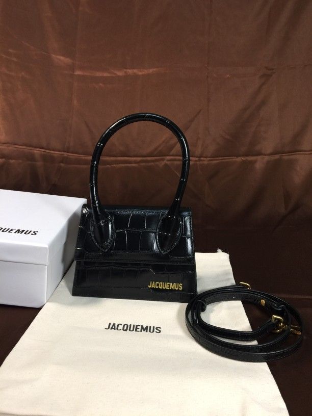 Jacquemus Le Chiquito Moyen Medium Bag
