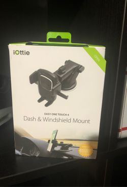 iottie Dash and Windshield Mount