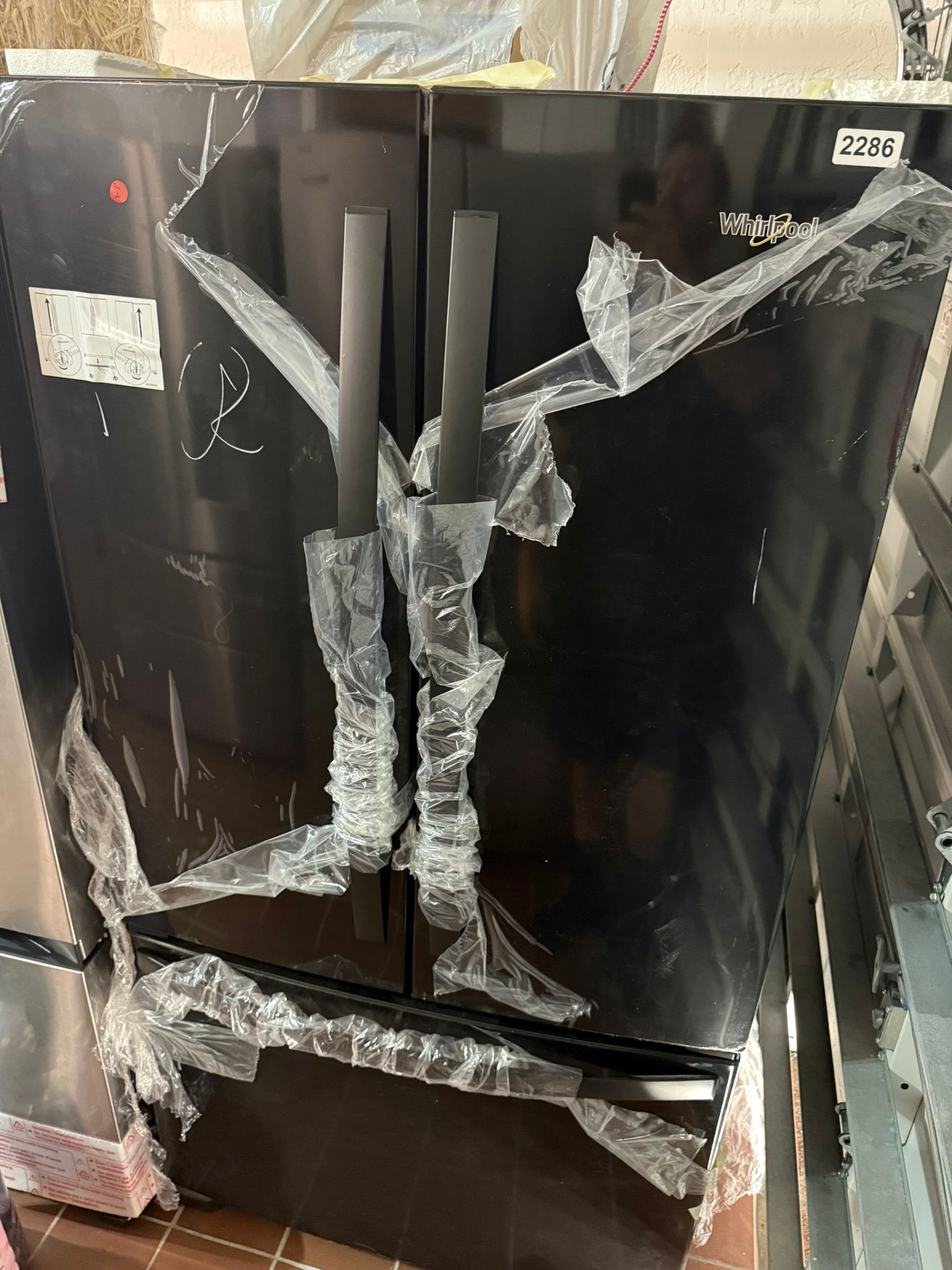 WHIRLPOOL 36” FRENCH DOOR REFRIGERATOR IN BLACK WITH ICE MAKER
