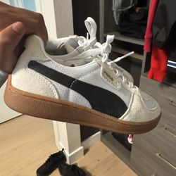 Puma Super Team  Size 5 Women’s