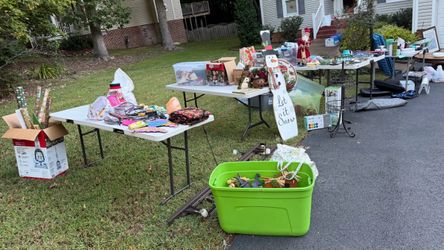Yard sale Today!! 9/26 5811 Rosebay Forest Road