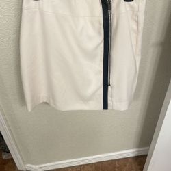 Banana Republic Stylish Cream Skirt with Black Accent