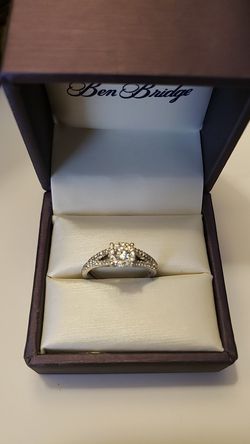 Beautiful engagement ring set size 5