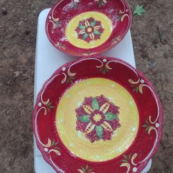 2 plates one 14 x14 small 10 x10 