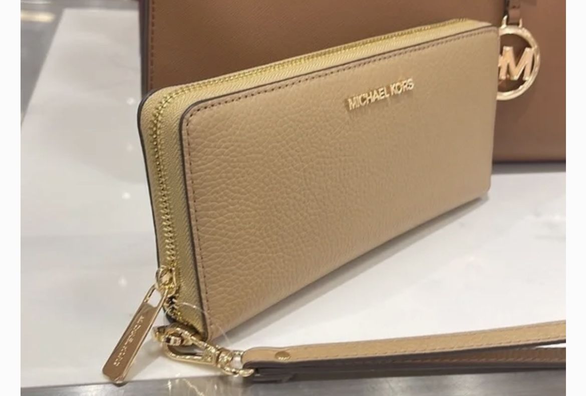 Michael Kors Nude Wallet