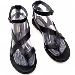 Steve Madden Black Achilles Style Sandals Women’s Sz 8 Toe Strap Shoe Flat 