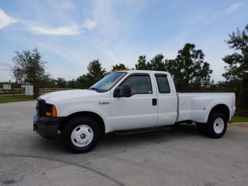 2007 Ford F-350 Super Duty Dump Truck